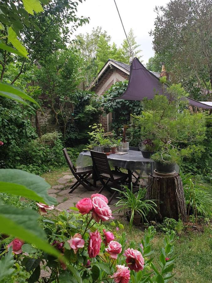 La Petite Maison Du Jardin D'Apollon Dourdan Exterior photo